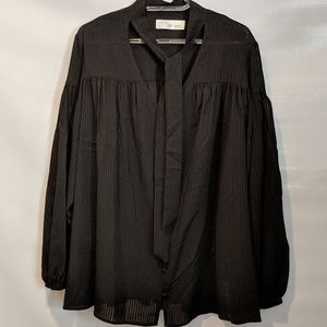NWOT BLACK BLOUSE WITH TIE NECKLINE SZ XXXL/22